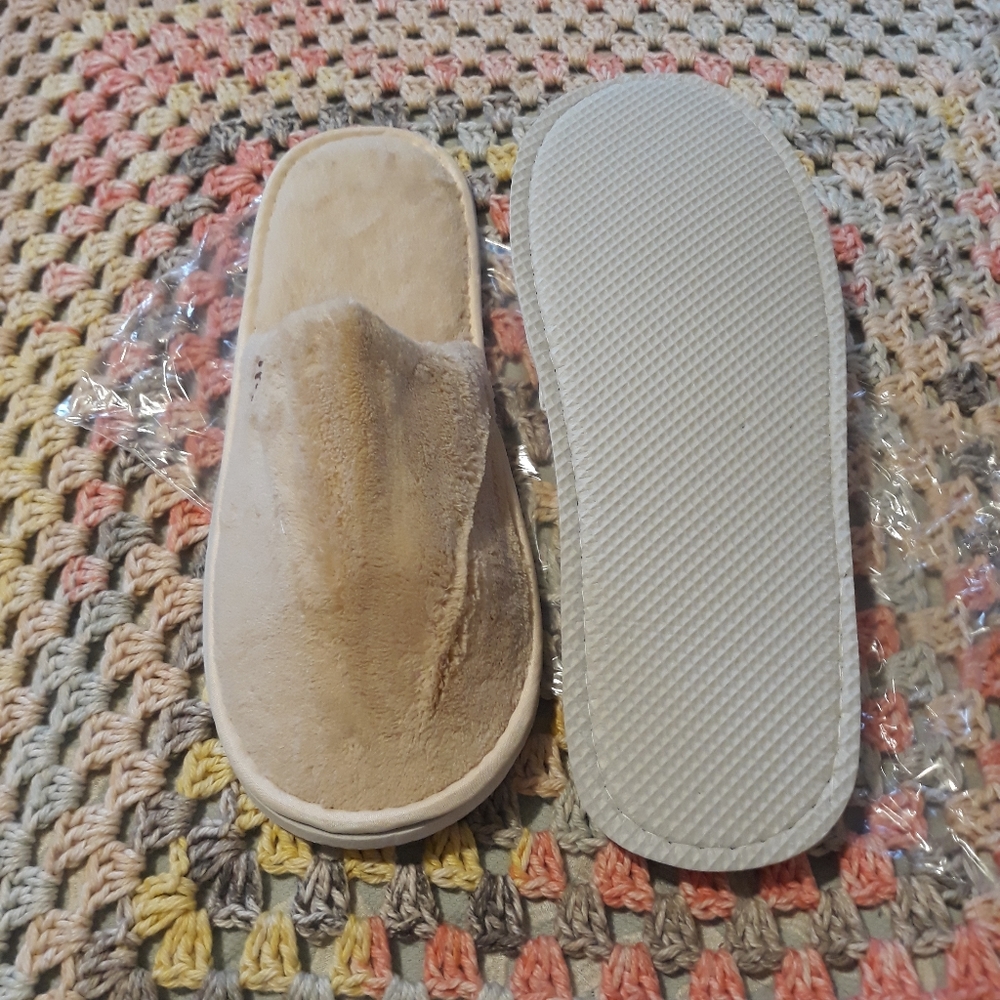 Mens Slippers - Picture 2 of 4